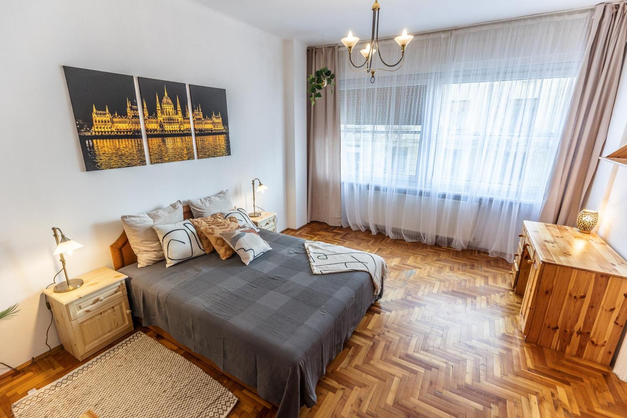 Bright & Spacious Riverside Apartment With Balcony 布达佩斯 外观 照片