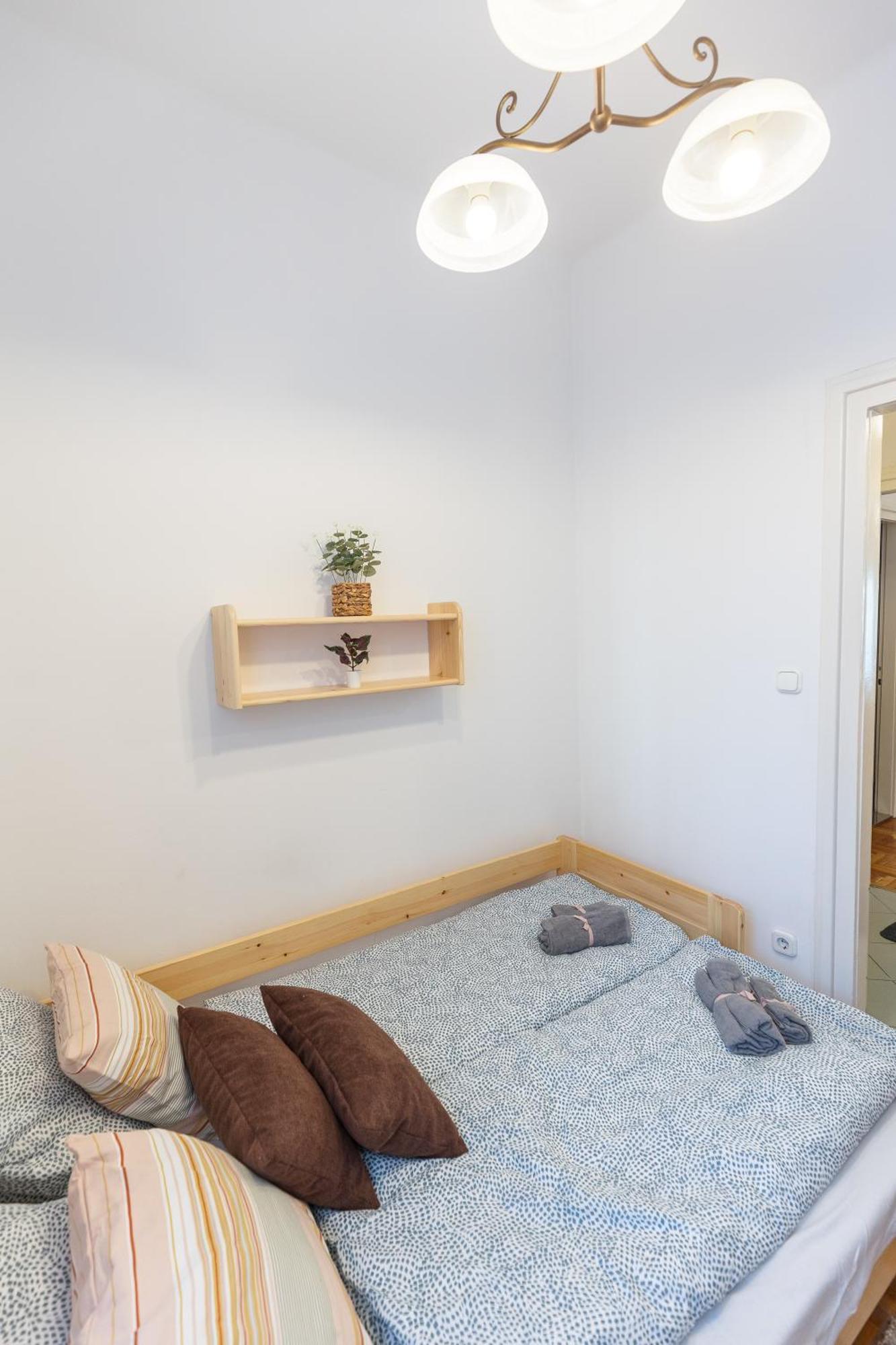 Bright & Spacious Riverside Apartment With Balcony 布达佩斯 外观 照片