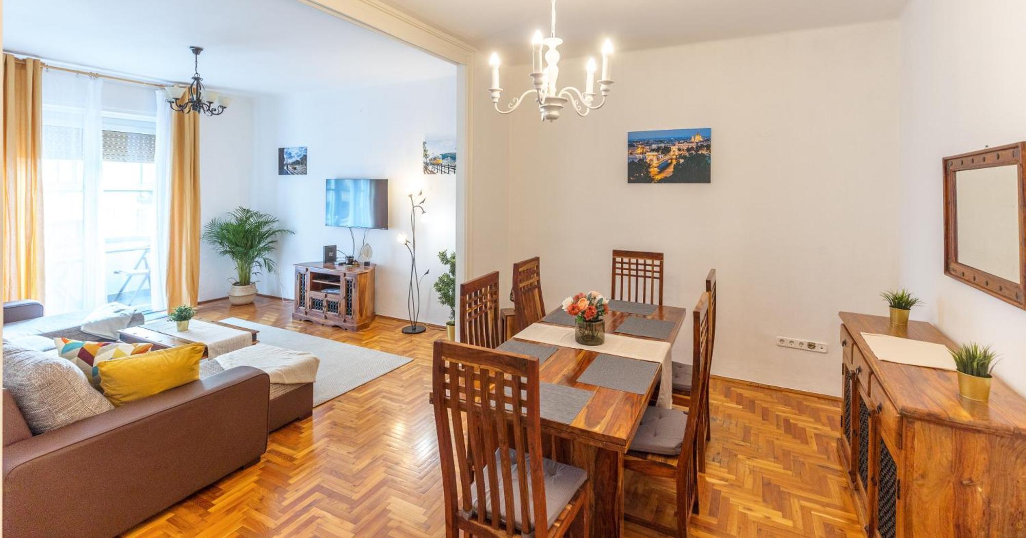 Bright & Spacious Riverside Apartment With Balcony 布达佩斯 外观 照片