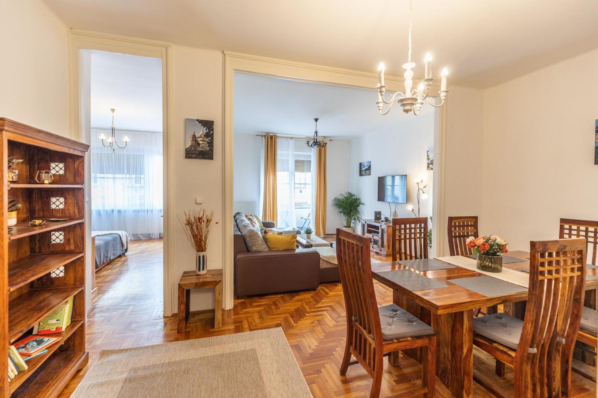 Bright & Spacious Riverside Apartment With Balcony 布达佩斯 外观 照片