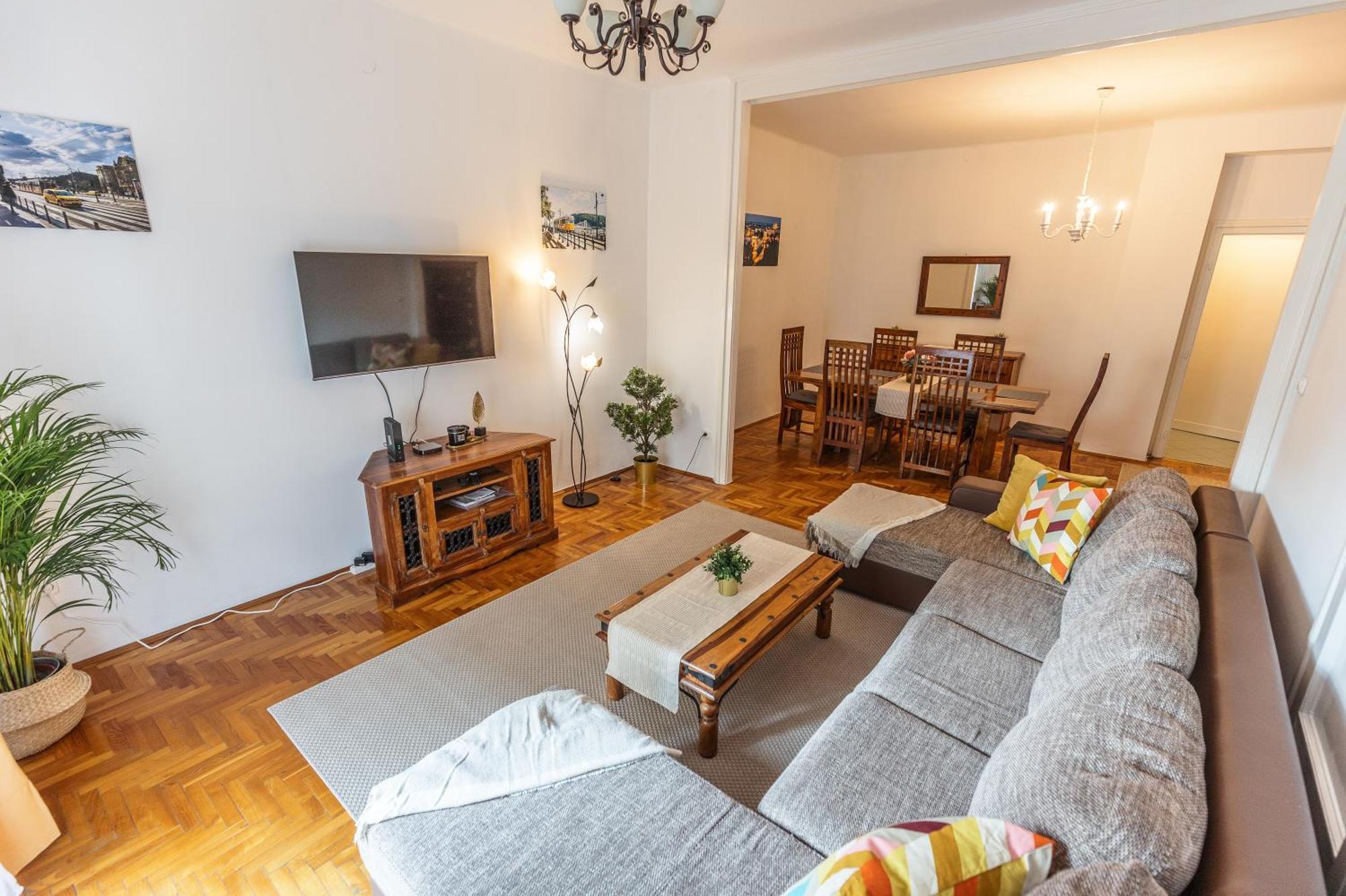 Bright & Spacious Riverside Apartment With Balcony 布达佩斯 外观 照片