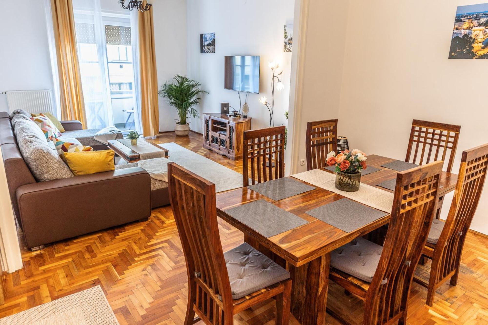 Bright & Spacious Riverside Apartment With Balcony 布达佩斯 外观 照片